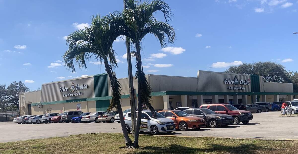Flies, dirty equipment at Miami area supermarket: inspectors